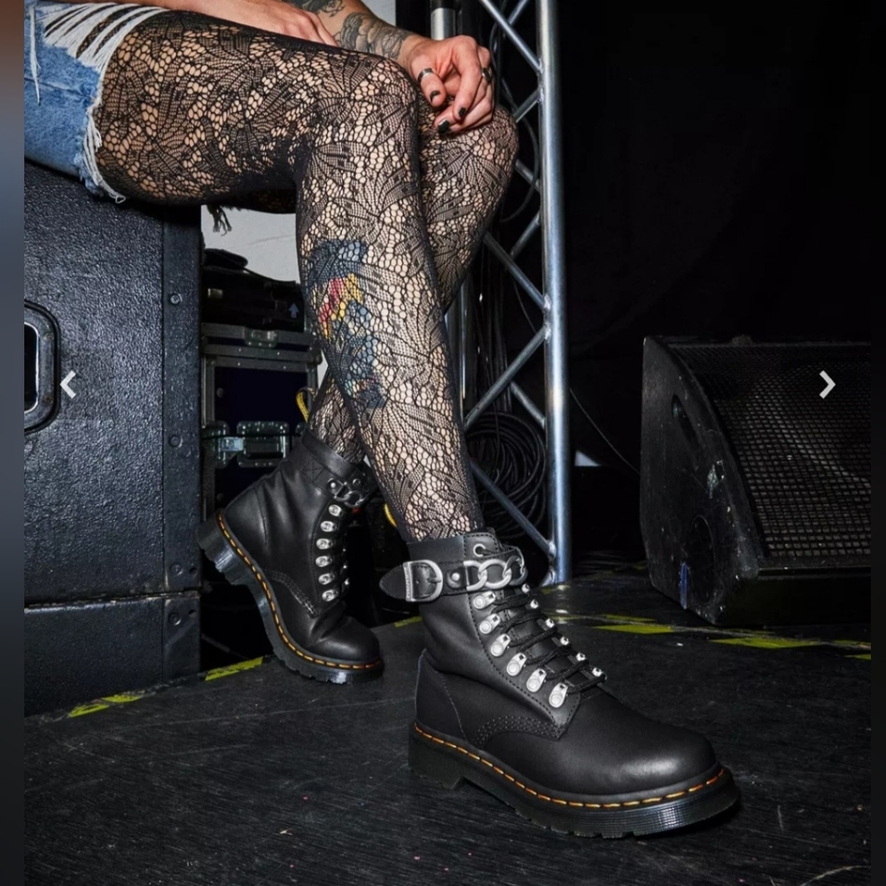 Dr.Martens 1460 Pascal Chain Leather Lace Up Boots